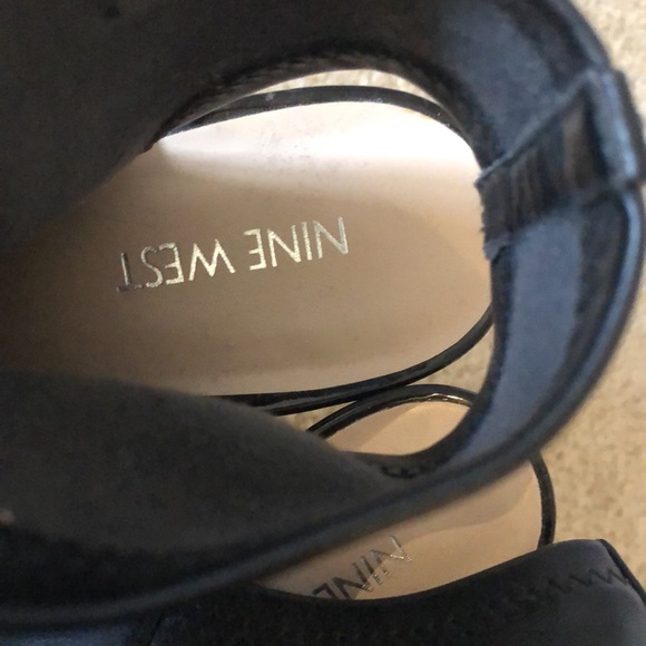 Nine West size 8 shoties. 2.5-3 inch heel. Open back. - Picture 5 of 5